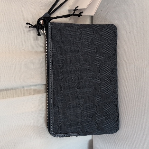 Coach Blue Demin Signature C Jacquard Wristlet NWT - Picture 3 of 5